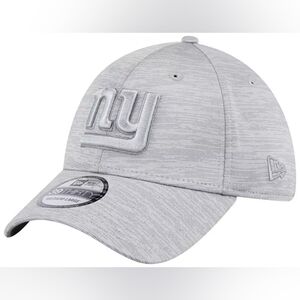 NWT New Era NY Giants 39THIRTY Flex Fit Hat Gray Textured NFL Sideline Cap M L